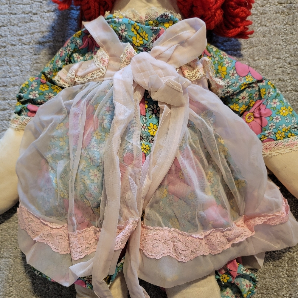 Large Raggedy Ann doll - Picture 7 of 8